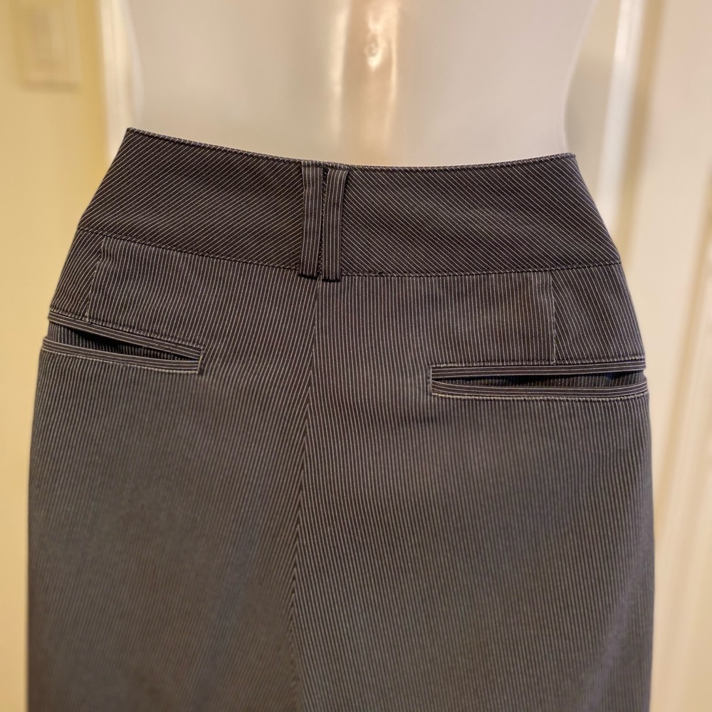 New York & Co. - Woman brown/white pinstriped high rise (stretch) trousers; 16 - Picture 4 of 8